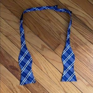 Tommy Hilfiger bow tie